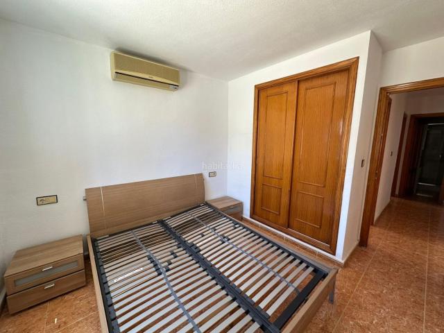 Casa en venta en San Fulgencio. Descubre esta acogedora vivienda tipo Julia, ubicada en una tranquila zona de La Marina, ideal tanto como residencia habitual como. Casas San.