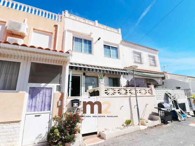 Casa en venta en San Fulgencio. Se vende bungalow en la urbanización La Marina. Casas San.