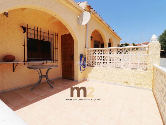 Casa en venta en San Fulgencio. Se vende bungalow en la urbanización La Marina. Casas San.