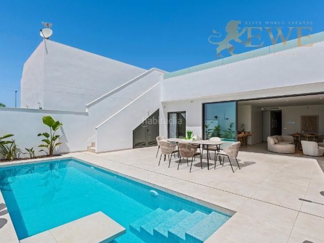 Casa en venta en San Javier, San Javier. Elegante villa con piscina privada San Javier. Casas San.