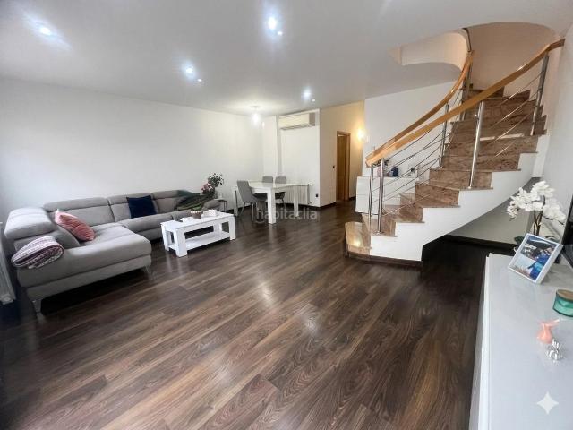 Casa en venta en San Javier, San Javier. Espectacular chalet adosado con amplios espacios, sótano multifuncional y varias terrazas. Casas San.