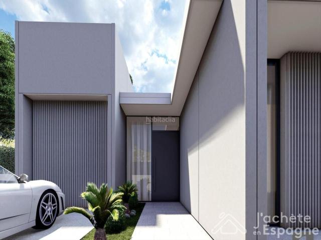 Casa en venta en San Jorge. Chalet de lujo en Residencial Golf Panorámica San Jorge Castellón. Casas San.