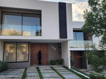 Casa en Venta en San José Del Cerrito Fraccionamiento privado con caseta de vigilancia