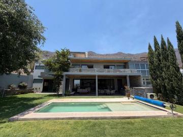 Casa en venta en San Juan Cosalá con vista al lago dentro de coto