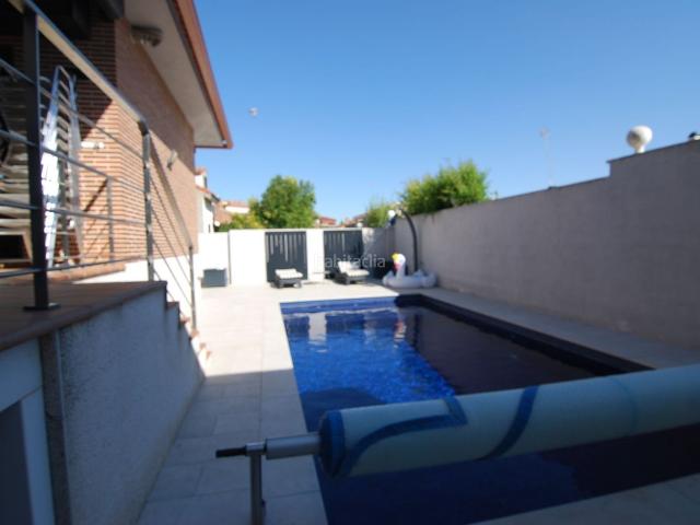 Casa en venta en San Martín de la Vega. ESPECTACULAR CHALET INDEPENDIENTE CON PISCINA !. Casas San Martín de la.