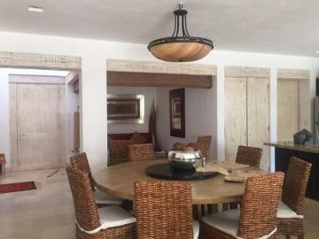 Casa en venta en San Miguel de Allende, 3 recámaras en privada con casa club