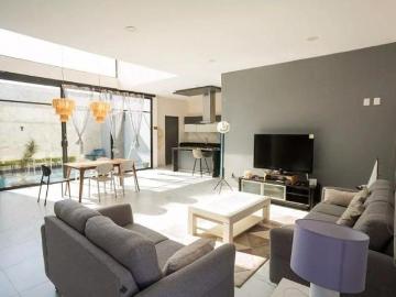 Casa en venta en San Miguel de Allende, con alberca, terraza y en privada