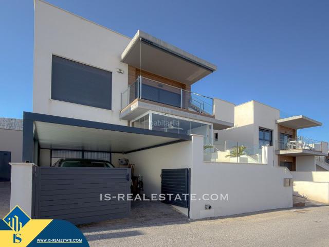 Casa en venta en San Miguel de Salinas. Bungalow con piscina comunitaria, en la provincia de Alicante, en la localidad de San Miguel de Salinas. 2 habitaciones 101 m². Casas San Miguel de.