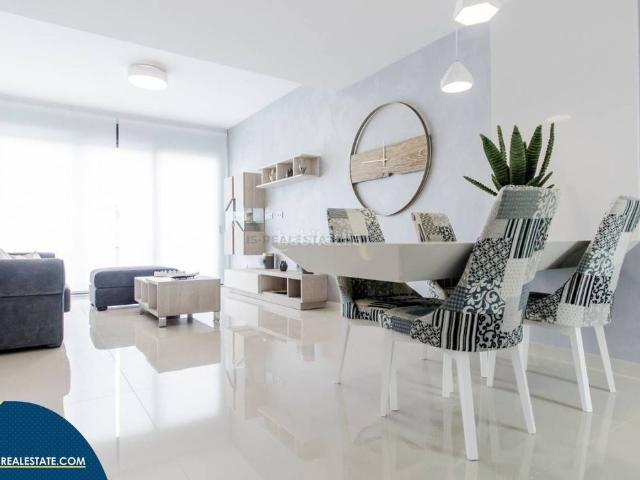 Casa en venta en San Miguel de Salinas. Bungalow en construcción con piscina privada, en la provincia de Alicante, en la localidad de San Miguel de Salinas. 4 habitacione. Casas San Miguel de.