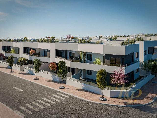 Casa en venta en San Miguel de Salinas. Bungalows Modernos de Obra Nueva en San Miguel de Salinas con 3 Piscinas Comunitarias. Casas San Miguel de.