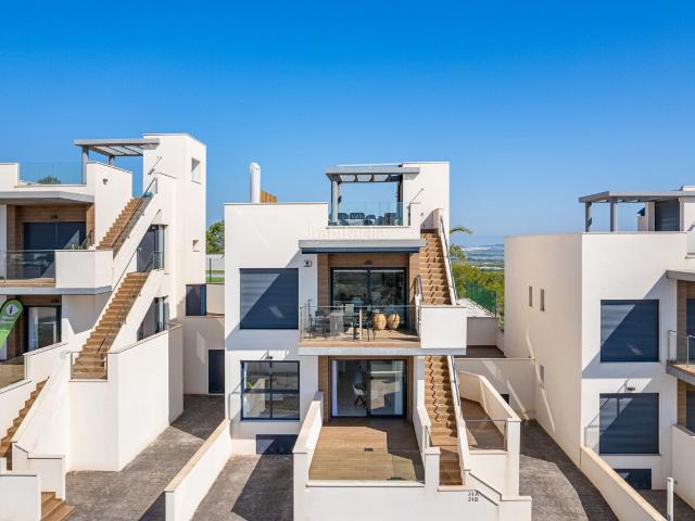 Casa en venta en San Miguel de Salinas. Casas San Miguel de.