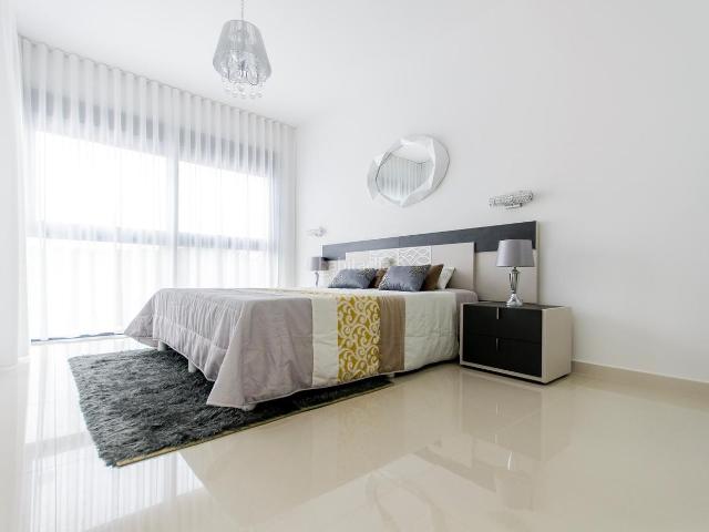 Casa en venta en San Miguel de Salinas. Casas San Miguel de.