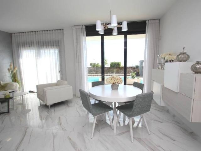 Casa en venta en San Miguel de Salinas. Casas San Miguel de.