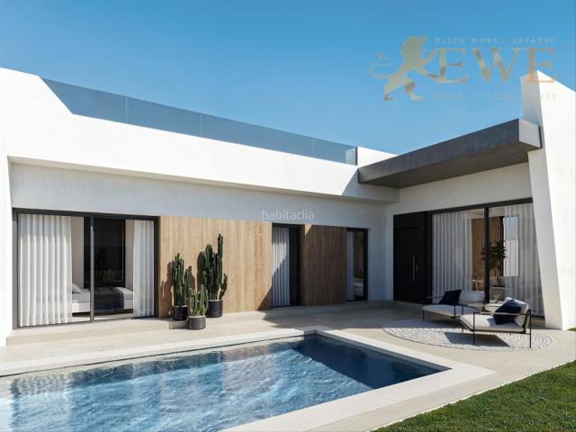 Casa en venta en San Miguel de Salinas. Nuevo proyecto de chalet en San Miguel de Salinas. Casas San Miguel de.