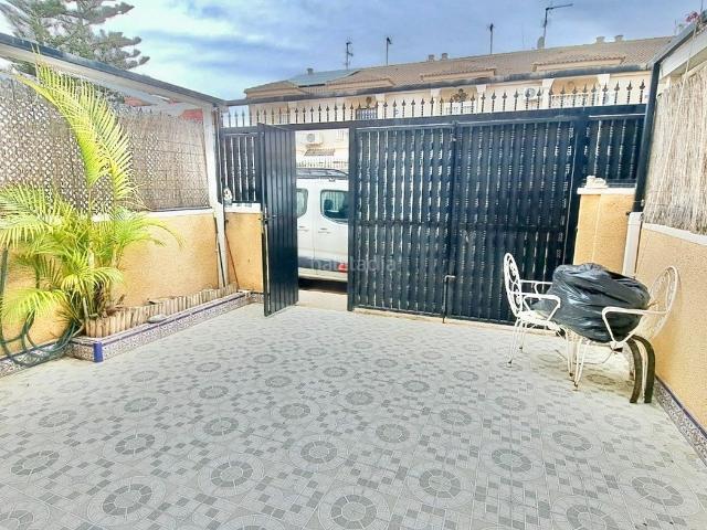 Casa en venta en San Pedro del Pinatar, Los Cuarteros. Necesitas el 100? Has visto el video?Dúplex en San Pedro del Pinatar con excelente ubicación cerca de servicios y a pocos metros d. Casas San.