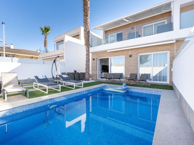 Casa en venta en San Pedro del Pinatar, Los Peñascos El Salero Los Imbernones. VILLA MODERNA LISTA PARA ENTRAR A VIVIR CON PISCINA PRIVADA. Casas San Pedro del.