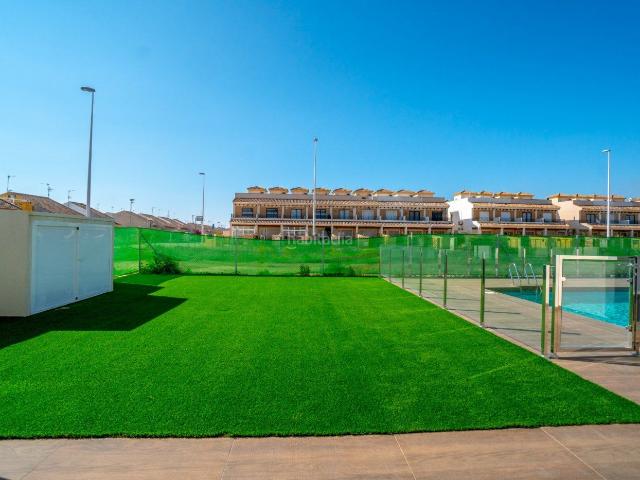 Casa en venta en San Pedro del Pinatar, Los Peñascos El Salero Los Imbernones. Bungalows con 2 dormitorios, 2 baños, piscina comunitaria en zona de Lo Pagan. Casas San Pedro del.