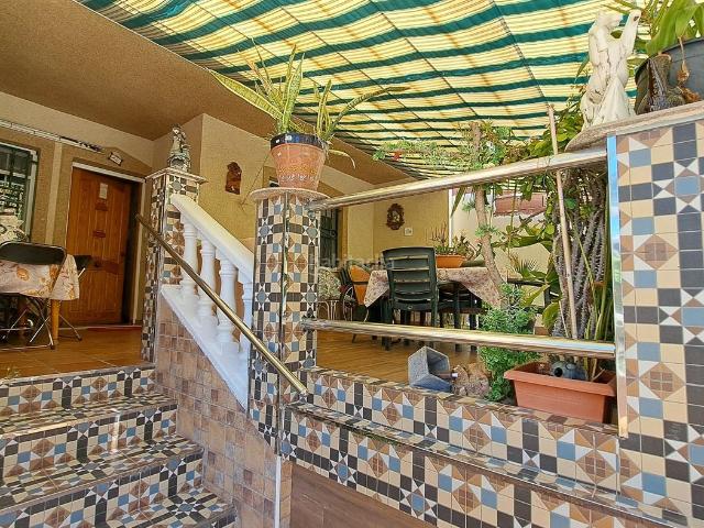 Casa en venta en San Pedro del Pinatar, Los Peñascos El Salero Los Imbernones. Necesitas el 100?Amplia vivienda en San Pedro del Pinatar, situada en una de las zonas más demandadas del municipio.