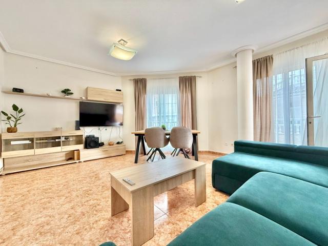 Casa en venta en San Pedro del Pinatar, San Pedro del Pinatar. Has visto el vídeo? Necesitas financiación 100?Vivienda tipo sobre pilaresnbspen una zona estupenda pleno centro.Vivir junto al ce. Casas.