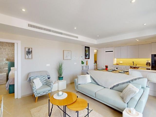 Casa en venta en San Pedro del Pinatar, San Pedro del Pinatar. Presentamos un bungalow en planta alta excepcionalmente elegante en San Pedro del Pinatar, una propiedad única donde el diseño con. Casas.