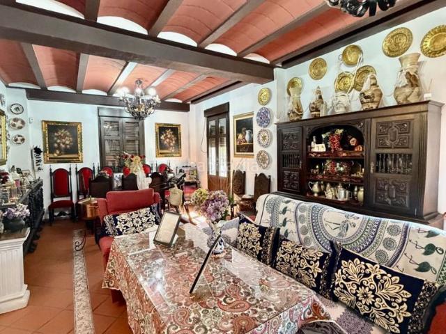 Casa en venta en Sanlúcar la Mayor. Casa en venta en Sanlúcar La Mayor, 4 dormitorios. Casas Sanlúcar la.