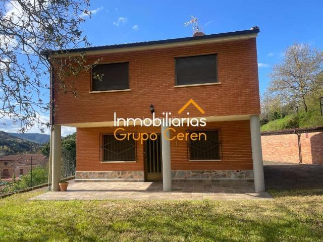 Casa en venta en Santurdejo. SANTURDEJO PUEBLO DE MONTAÑA CASA GARAJE MERENDERO EN PARCELA DE 800M2. Casas.