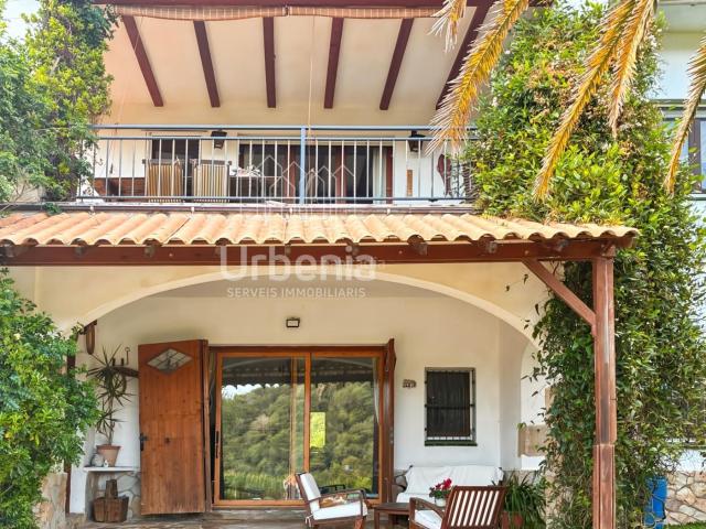 Casa en venta en Sant Cebrià de Vallalta. Vivienda independiente en venta en Sant Cebrià de Vallalta. Casas Sant Cebrià de.