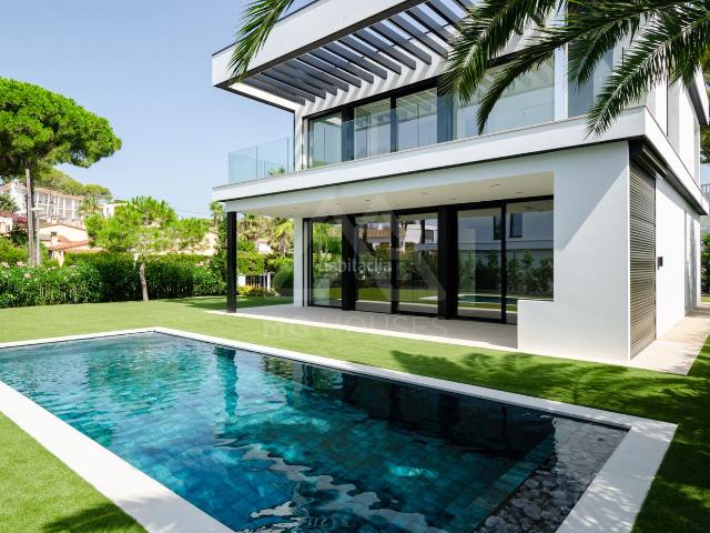 Casa en venta en Sant Antoni de Calonge, Torre Valentina Mas Vilar de La Mutxada Treumal Costa Brava. Magnífica villa moderna en Treumal Platja dAro. Casas Sant Antoni de.