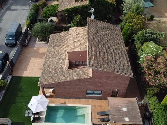 Casa en venta en Sant Antoni de Vilamajor. Espectacular casa independiente reformada con piscina, jardín y suite en planta. Casas Sant Antoni de.
