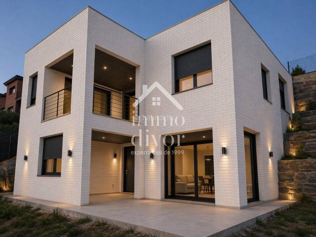 Casa en venta en Sant Andreu de Llavaneres, Centre. Casa de obra nueva en construcción en Turó del Llull Sant Andreu de Llavaneres. Casas Sant Andreu de.
