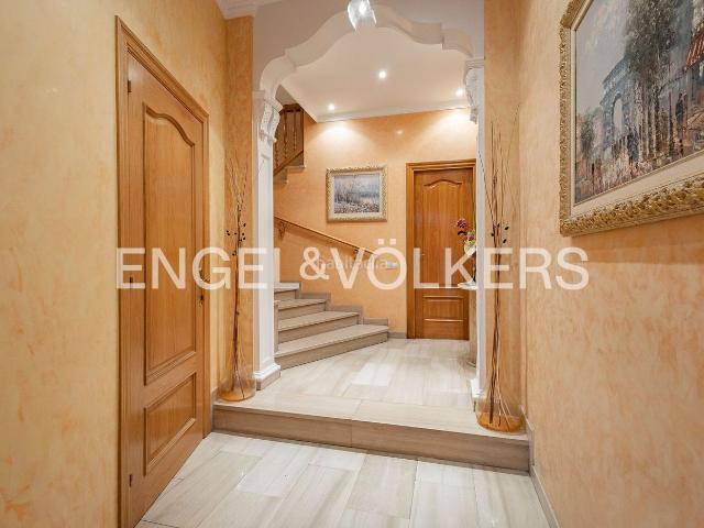Casa adosada en venta en Sant Boi de Llobregat, Centre. Exclusividad, diseño y calidad de vida en el centro. Casas adosadas Sant Boi de.