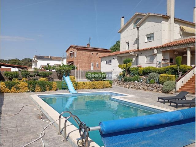CASA EN VENTA EN SANT FOST