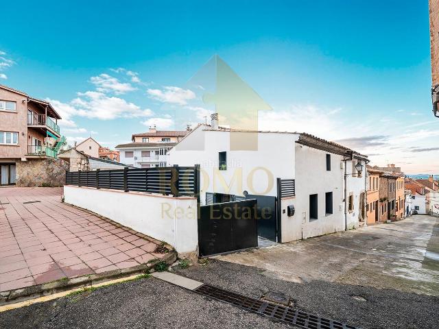 Casa en venta en Sant Feliu de Codines. Houselander. Casas Sant Feliu de.
