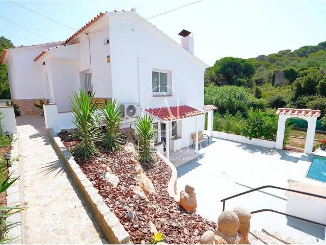 Casa en venta en Sant Feliu de Guíxols, de 210 m² 5 habitaciones por 560.000