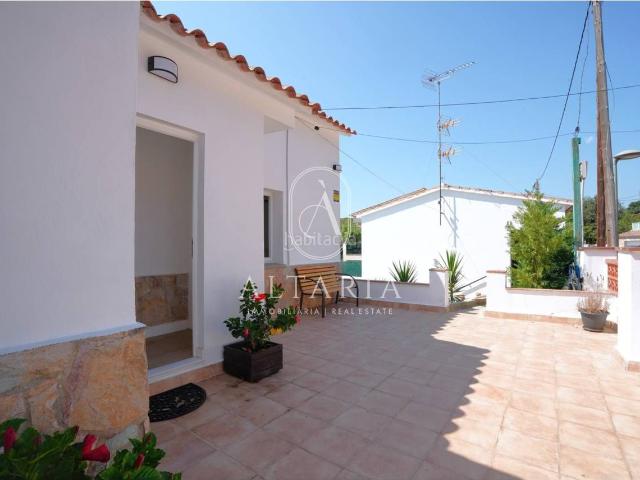 Casa en venta en Sant Feliu de Guíxols, Sant Pol Costa Brava. Magnífico chalet reformado con toque mediterráneo, en parcela de 800 m, Vilar DAro. Casas Sant Feliu de.