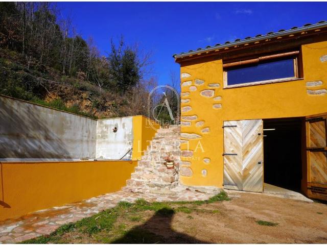 Casa en venta en Sant Hilari Sacalm. Refugio exclusivo con masia, en el corazón del paraje de Les Guilleries, en Sant Hilari Sacalm. Casas Sant Hilari.
