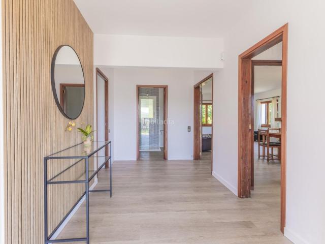 Casa en venta en Sant Iscle de Vallalta. La casa ideal para disfrutar en familia amplitud, confort y un gran porche exterior. Casas Sant Iscle de.