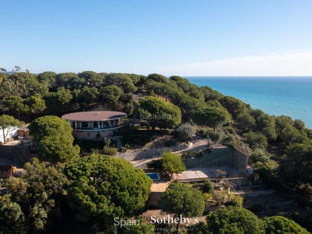 Casa en venta en Sant Pol de Mar, Urbanitzacions. Propiedad única con las mejores vistas al Mediterráneo Costa BCN. Casas Sant Pol de.