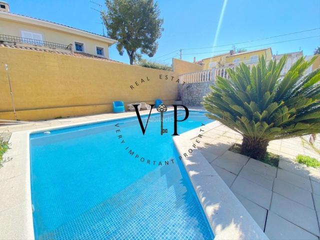 Casa en venta en Sant Pere de Ribes, Mas d´En Serra Els Cards. Chalet en Venta con piscina privada y cochera. Casas Sant Pere de.