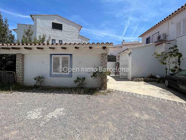 Casa en venta en Sant Pere de Ribes, Centre. Casa con antiguo negocio de restaurante, terraza y jardin en venta Can Macia Sant Pere de Ribes. Casas Sant Pere de.