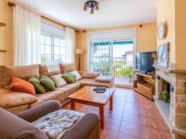 Casa en venta en Sant Pere de Ribes, Mas d´En Serra Els Cards. CASA UNIFAMILIAR A 4 VIENTOS EN MAS DEN SERRA, CERCA DE LOS COLEGIOS INTERNACIONALES Y A 5 MINUTOS DE SITGES. Casas Sant Pere de.