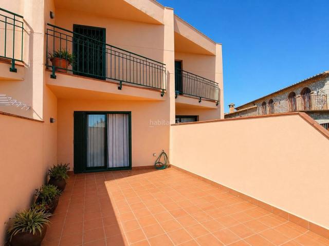 Casa en venta en Sant Pere Pescador Costa Brava. Encanto mediterráneo y tranquilidad casa con garaje y terraza en Sant Pere Pescador. Casas Sant Pere.