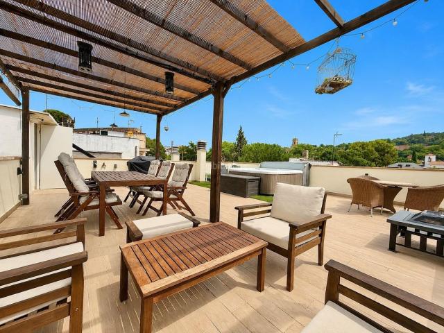 Casa en venta en Sant Quirze del Vallès, Les Fonts. Casa adosada de lujo con terraza y jacuzzi en Sant Quirze del Vallès. Casas Sant Quirze del.