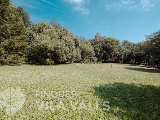 Casa en venta en Sant Quirze Safaja. Chalet con jardín y casa de invitados a la venta 2 propiedades!. Casas Sant Quirze.
