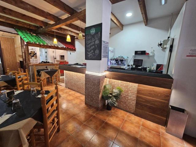 Casa en venta en Sant Vicent del Raspeig, Centro. OFERTA HASTA FN DE AÑOEdificio junto a la iglesia para reformar yo derribar y construir hasta 4 plantas. Casas Sant Vicent del.