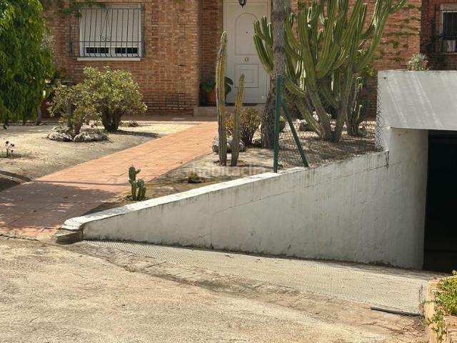 Casa en venta en Sant Vicent del Raspeig, Sol y Luz. Exclusivo chalet independiente con piscina, tierra de labranza y grandes espacios en San Vicente del Raspeig Partida Torregroses. Casas Sant Vicent.