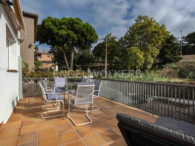 Casa en venta en Sant Vicenç de Montalt, Montalnou Milans del Bosc. Casa unifamiliar en el centro pueblo de Sant Vicenç de Montalt. Casas Sant Vicenç de.