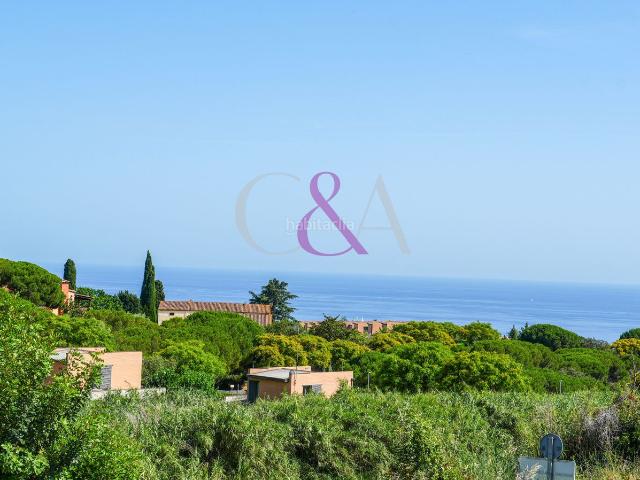 Casa en venta en Sant Vicenç de Montalt, Montalnou Milans del Bosc. Espectacular con vistas al mar, gran terraza y local de más de 200 m² en Sant Vicenç de Montalt!. Casas Sant Vicenç de.