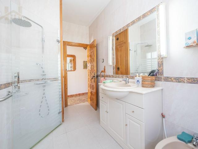 Casa en venta en Santa María de la Alameda. Chalet en venta en Santa Maria de la Alameda. Casas Santa María de la.