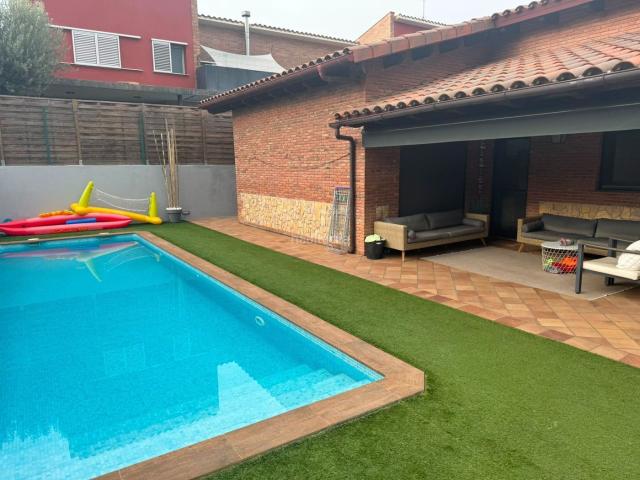 Casa en venta en Santa Maria de Palautordera. Preciosa casa con piscina Ca L Abril. Casas Santa Maria de.